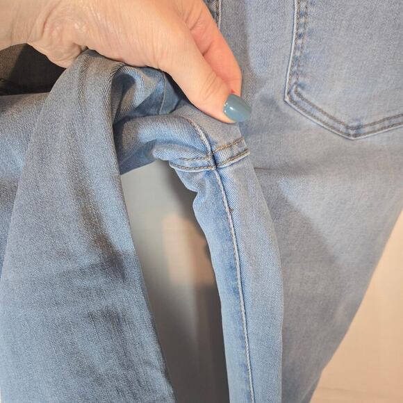 VTG Bebe Raw Edge Flared Denim Jeans 6 28 High Rise Hippie Casual Boho Capsule - Picture 10 of 12